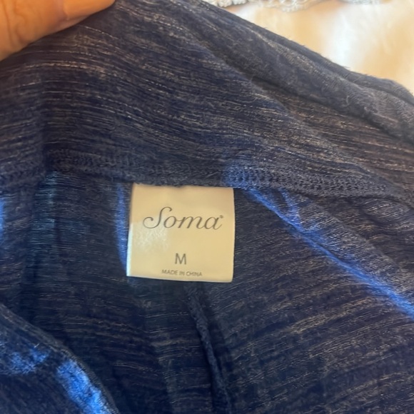 Adorable Soma sleep set. Size small top, medium shorts. Great condition. - Picture 5 of 5